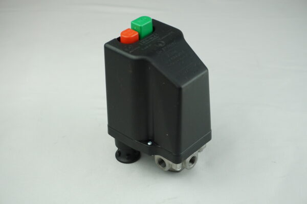 PRESSOSTAT NEMA TRI ON-OFF+VRO+THERMIQUE 18 A