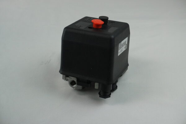 PRESSOSTAT NEMA TRI ON-OFF+VRO+THERMIQUE 16 A