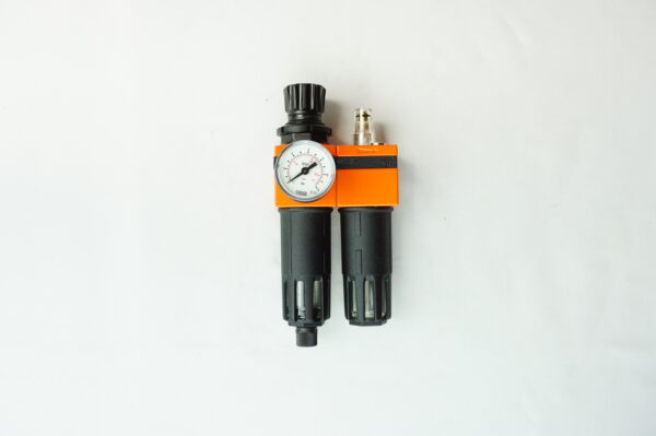 FILTRE REGULATEUR + LUBRIFICATEUR 1/4 " + MANOMETR