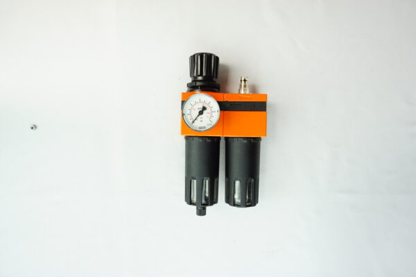 FILTRE REGULATEUR + LUBRIFICATEUR 1/2"+MANOMETRE