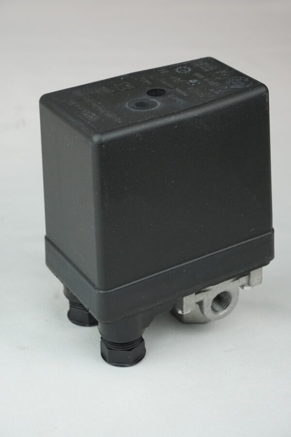 PRESSOSTAT NEMA TRI +VRO+SANS THERMIQUE