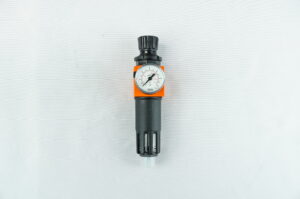 FILTRE REGULATEUR 1/4 " + MANOMETRE