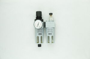 FILTRE REGULATEUR + LUBRIFICATEUR 1/4"+MANOMETRE