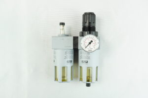 FILTRE REGULATEUR + LUBRIFICATEUR 3/8 "-+MANOMETRE