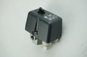 PRESSOSTAT CONDOR MONO 12 BAR 2,2 kW F4-1/4" ON-OF