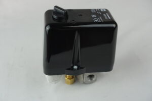 PRESSOSTAT CONDOR TRI M1/4+ON/OFF+EV3S